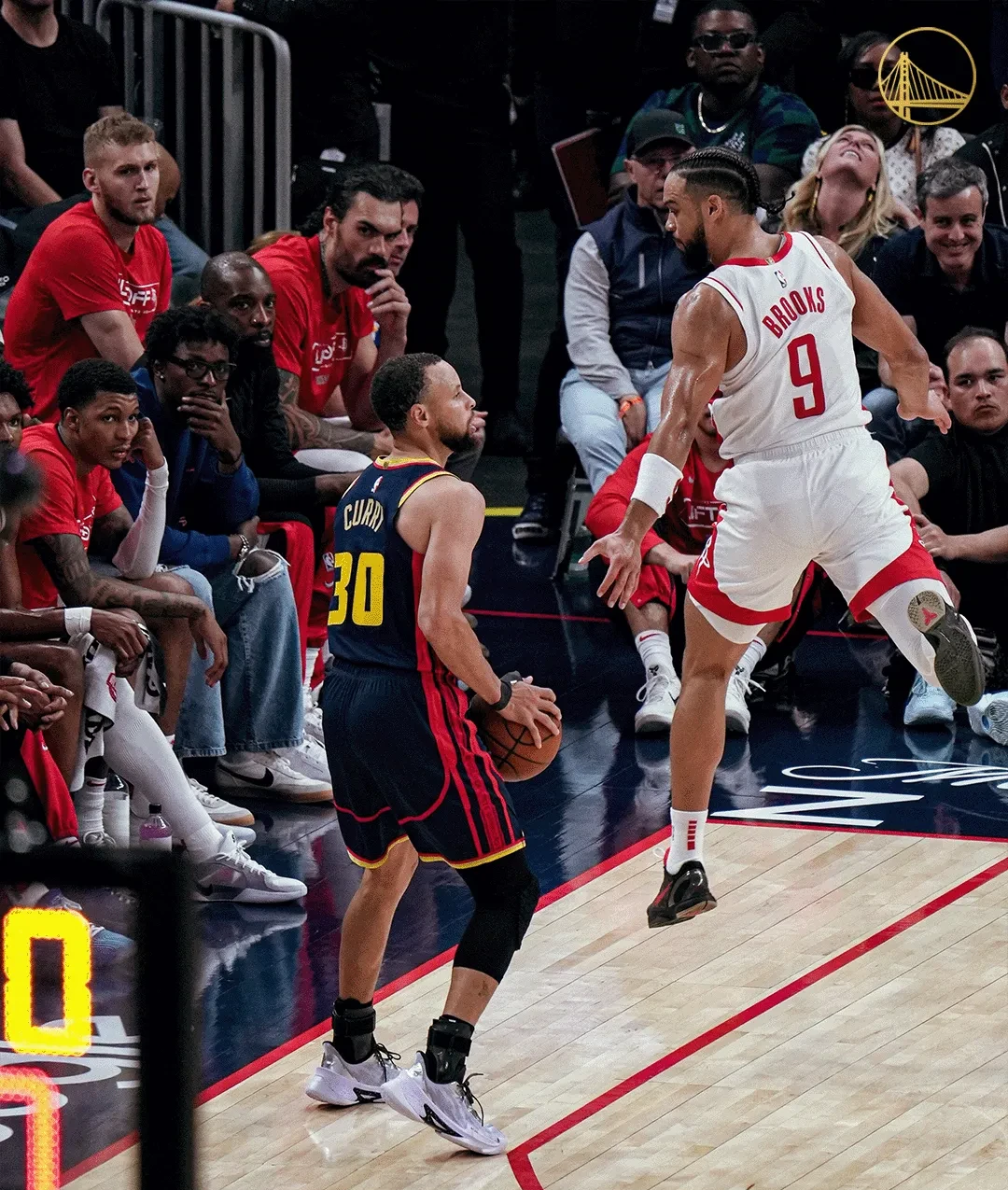 亚博-库里重要时刻持续失利，澳大利亚队带队取胜！赛场气氛高涨的简单介绍