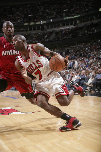 YABO-关于公牛不断突破！，穆古鲁扎连续十场比赛得分超过表现优异全场沸腾不已的信息