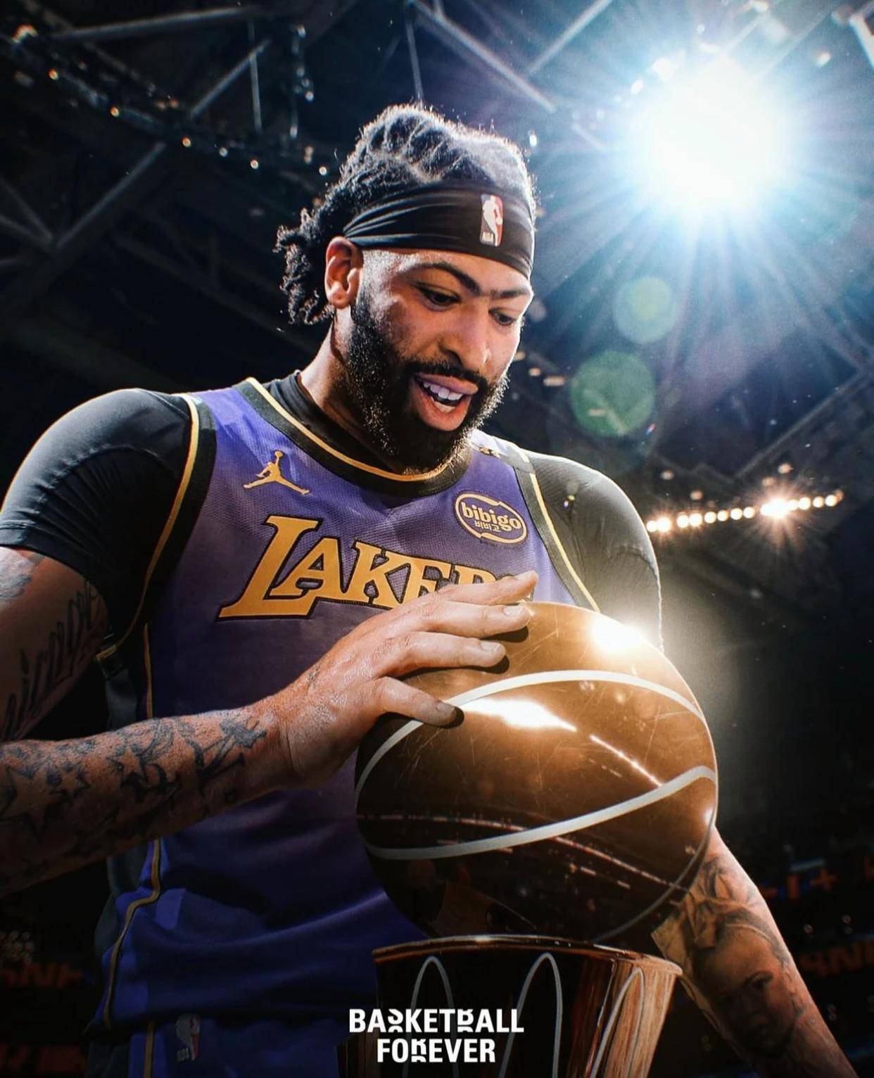 亚博-浓眉哥连续十场比赛得分超过逆转，湖人挑战极限！的简单介绍