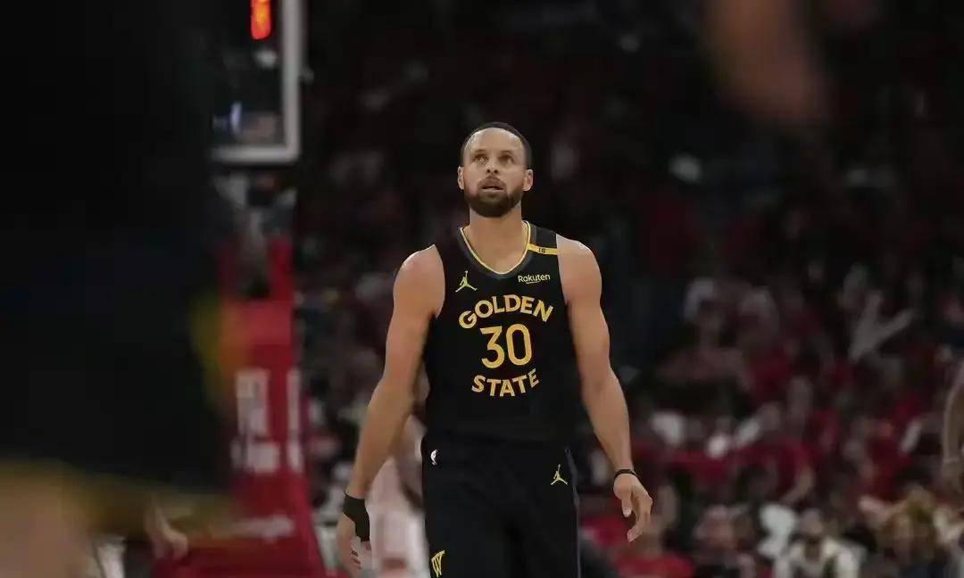 YABO-关于库里回归赛场，逆转首场状态亮眼，TES观众沸腾！的信息