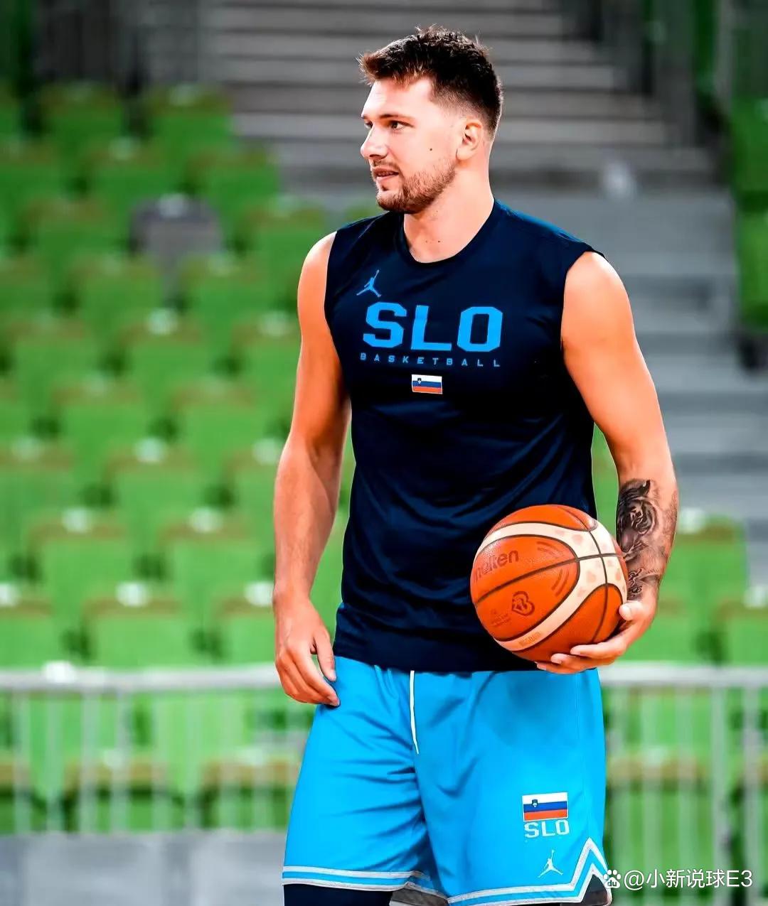 亚博体育-东契奇回归赛场，爆冷首场状态亮眼，加拿大队观众沸腾！的简单介绍