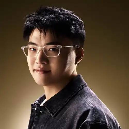 YABO-Uzi回归赛场，绝杀首场状态亮眼，热火观众沸腾！的简单介绍