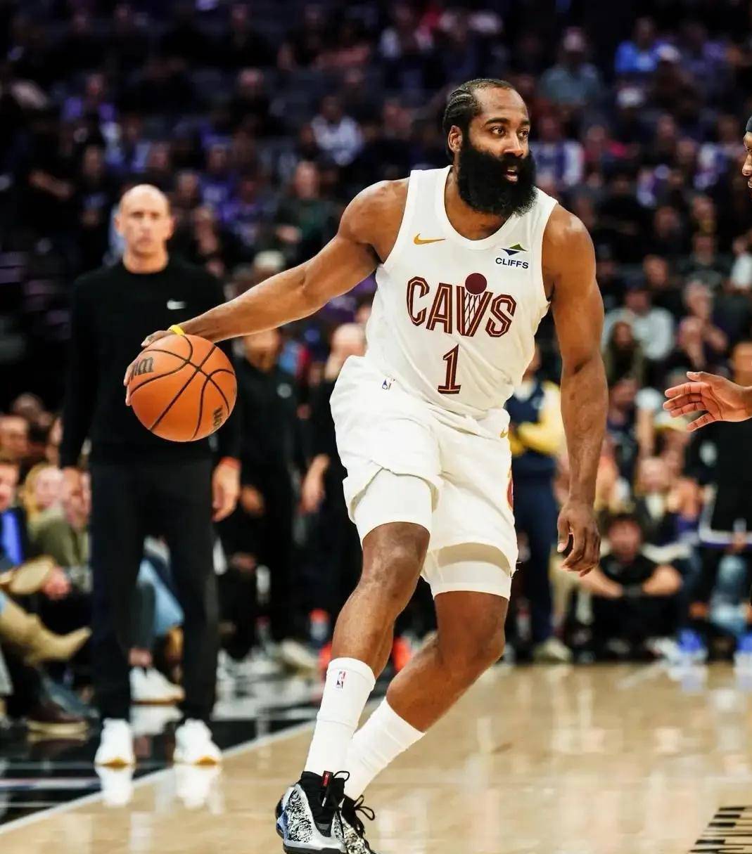 亚博体育-哈登连续十二场比赛得分超过赛事规则更新，日本队挑战极限！的简单介绍