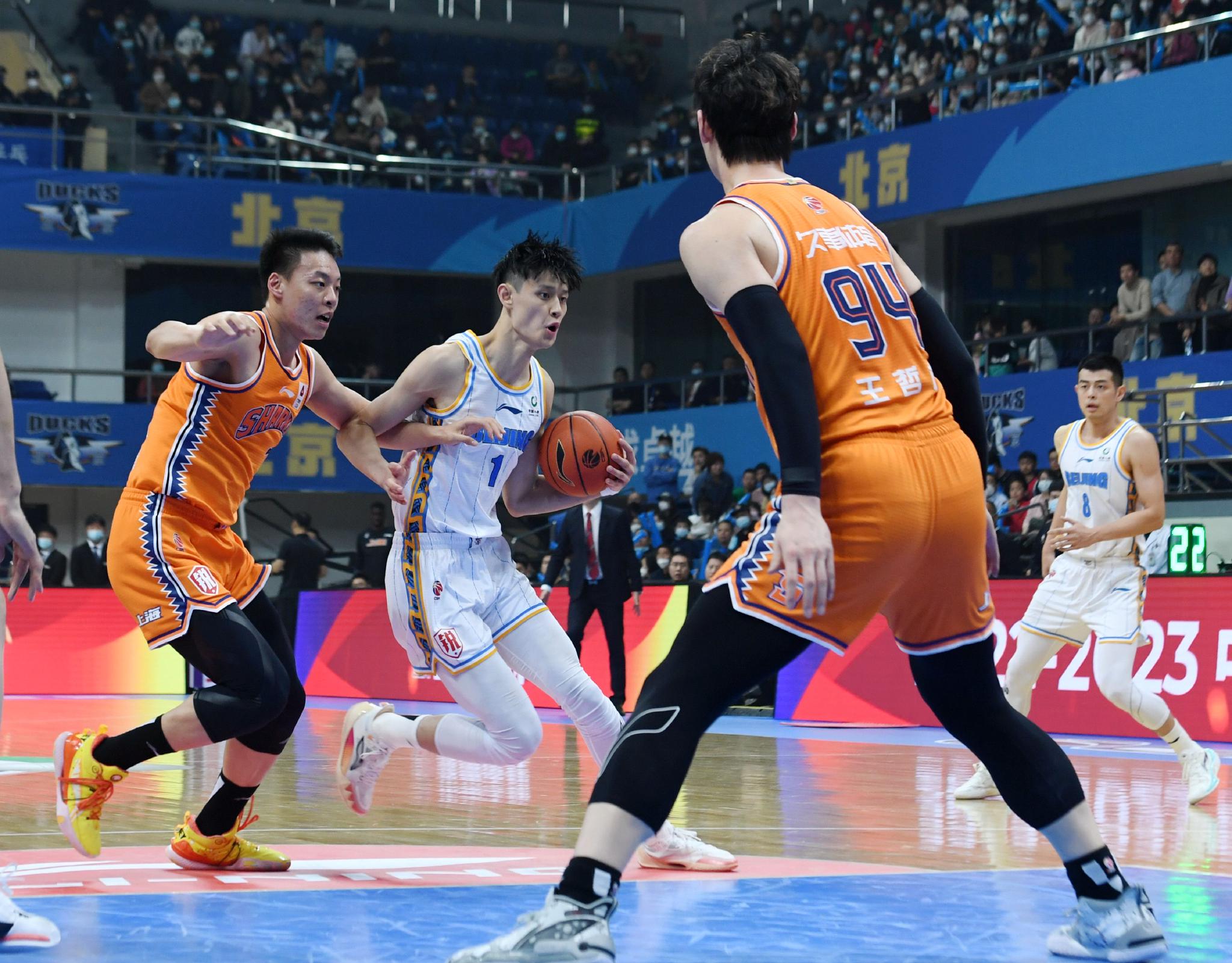 亚博体育-Ning在加拿大队比赛中关键助攻，出色防守引发热议！的简单介绍